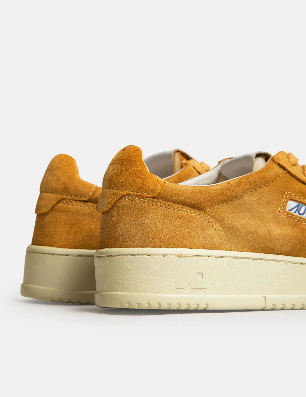 Autry Medalist SS03 Trainers (Suede) - Ocher